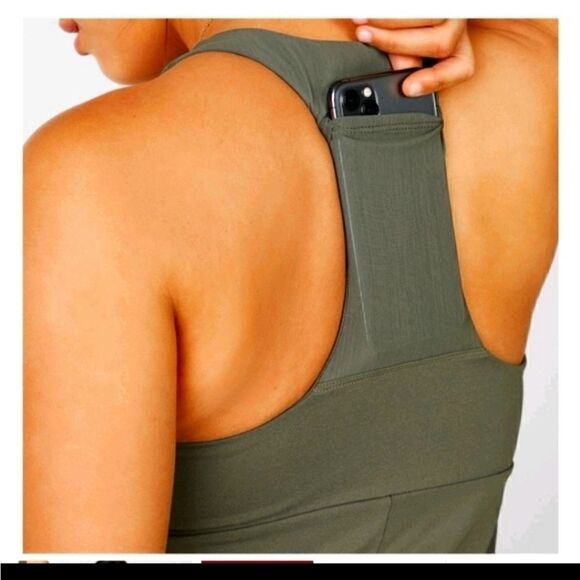 Fabletics New Mila Built In Bra & Back Pocket Tank Olive Green Size medium NWT - Picture 3 of 7